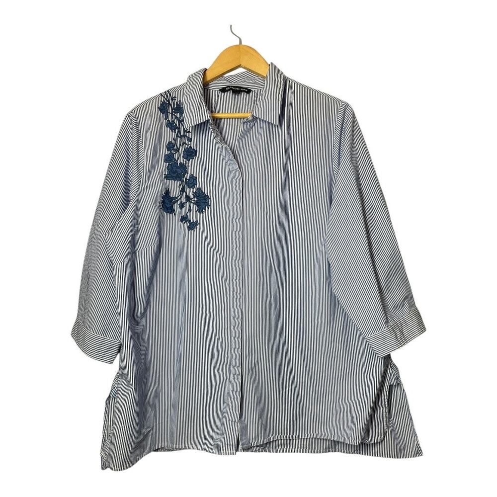 Zac & Rachel Woman 1X Shirt Button Front Embroidered Blue Pinstriped 3/4 Sleeve